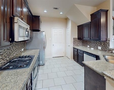 4651 Penelope Lane - Photo Thumbnail 3