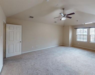 4651 Penelope Lane - Photo Thumbnail 9