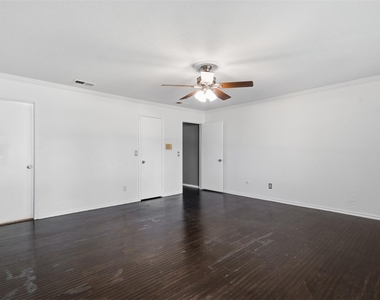 2728 Northcrest Drive - Photo Thumbnail 20