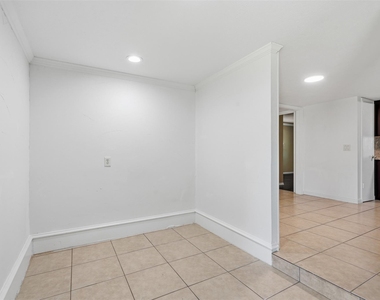 2728 Northcrest Drive - Photo Thumbnail 14
