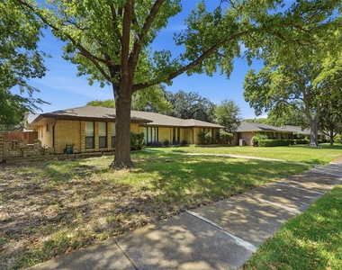 2728 Northcrest Drive - Photo Thumbnail 3