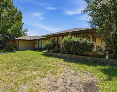 2728 Northcrest Drive - Photo Thumbnail 2