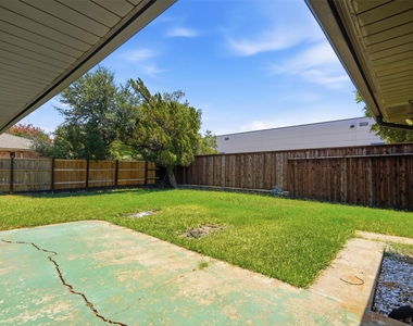 2728 Northcrest Drive - Photo Thumbnail 24