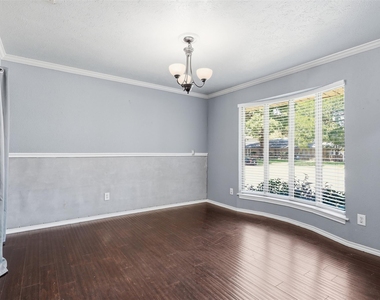 2728 Northcrest Drive - Photo Thumbnail 8