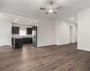 1727 Paul Drive - Photo Thumbnail 3