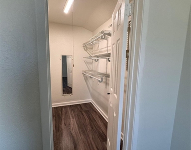 7512 Independence Drive - Photo Thumbnail 5