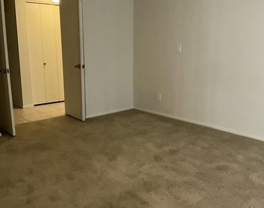5122 E Edgemont Avenue - Photo Thumbnail 7