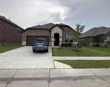 3621 Arabella Way - Photo Thumbnail 2