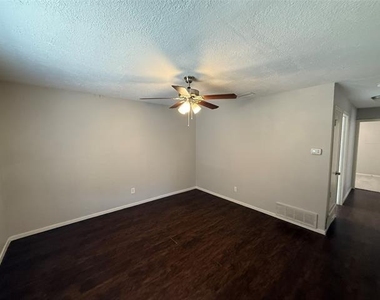4250 Wiley College Drive - Photo Thumbnail 4