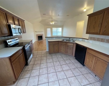 1428 Wind Dancer Trail - Photo Thumbnail 7