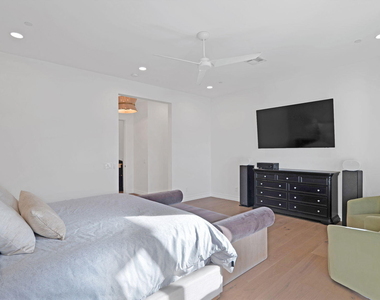 11842 N Miller Road - Photo Thumbnail 53
