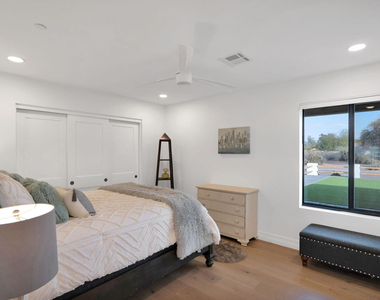 11842 N Miller Road - Photo Thumbnail 49