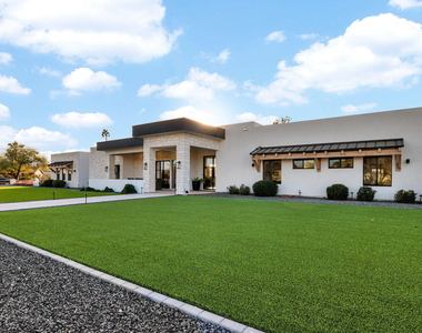 11842 N Miller Road - Photo Thumbnail 9