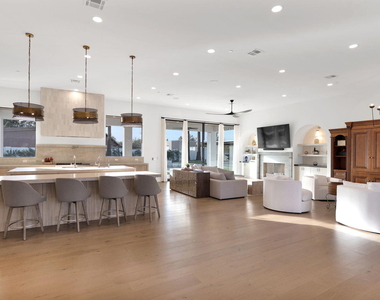 11842 N Miller Road - Photo Thumbnail 15