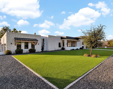 11842 N Miller Road - Photo Thumbnail 6