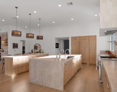11842 N Miller Road - Photo Thumbnail 25