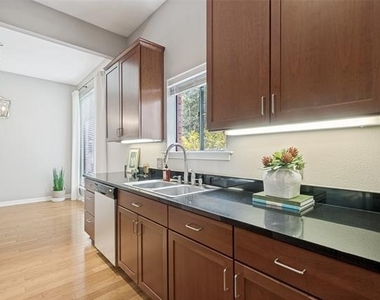 4031 Holland Avenue - Photo Thumbnail 4