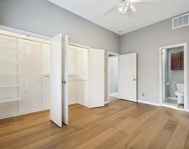 4031 Holland Avenue - Photo Thumbnail 8