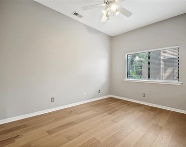 4031 Holland Avenue - Photo Thumbnail 7