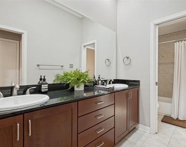 4031 Holland Avenue - Photo Thumbnail 9