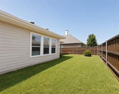 5724 Silverton Avenue - Photo Thumbnail 18