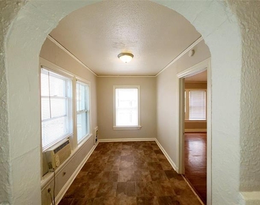 5707 Ross Avenue - Photo Thumbnail 9