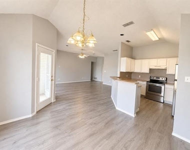 1817 Canterbury Circle - Photo Thumbnail 1