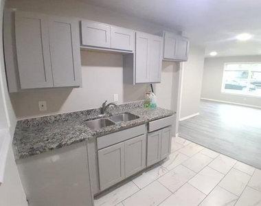 1310 Stone Drive - Photo Thumbnail 3