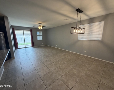 21887 N 181st Avenue - Photo Thumbnail 3