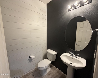 21887 N 181st Avenue - Photo Thumbnail 9