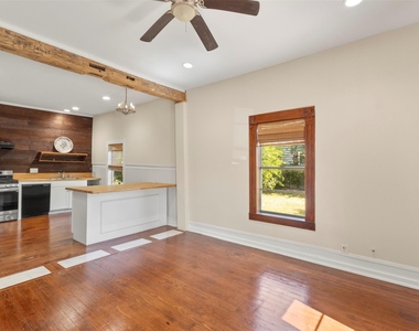 408 S College Street - Photo Thumbnail 9