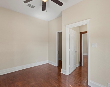 408 S College Street - Photo Thumbnail 5