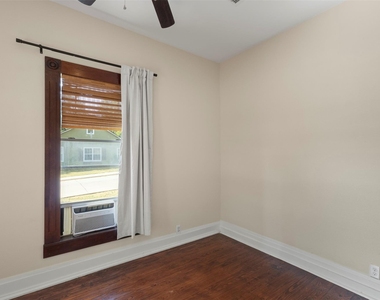 408 S College Street - Photo Thumbnail 4