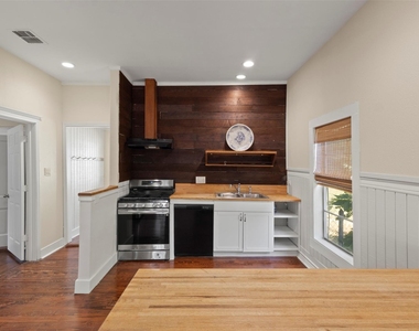 408 S College Street - Photo Thumbnail 11