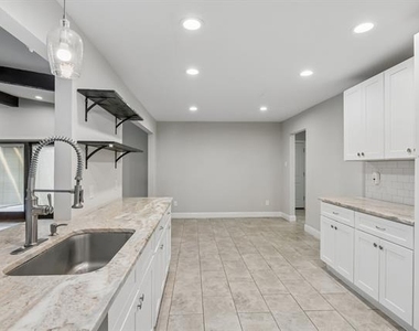 10215 Dale Crest Drive - Photo Thumbnail 6