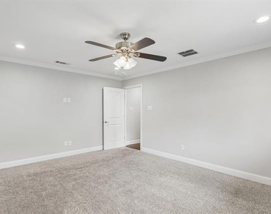 10215 Dale Crest Drive - Photo Thumbnail 20