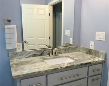 1026 Thomas Street - Photo Thumbnail 11