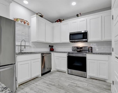 3101 S College Boulevard - Photo Thumbnail 13