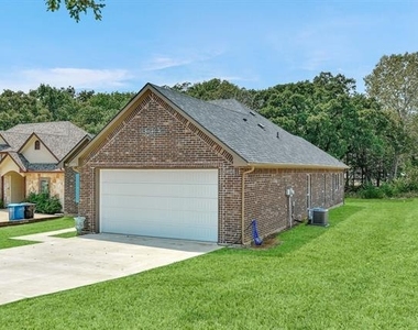 3101 S College Boulevard - Photo Thumbnail 3