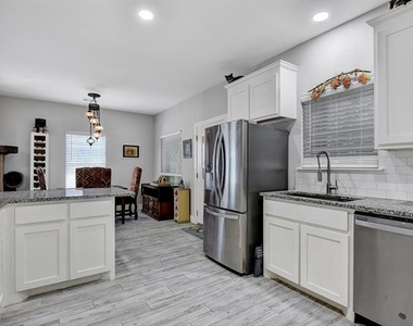 3101 S College Boulevard - Photo Thumbnail 14