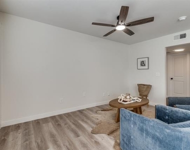 5917 Gaston Avenue - Photo Thumbnail 4