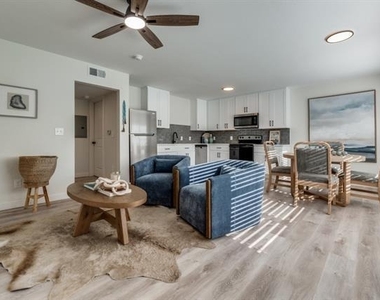 5917 Gaston Avenue - Photo Thumbnail 5