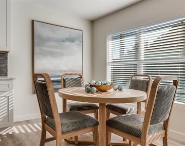 5917 Gaston Avenue - Photo Thumbnail 9