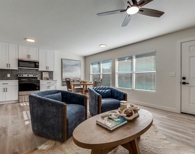 5917 Gaston Avenue - Photo Thumbnail 7