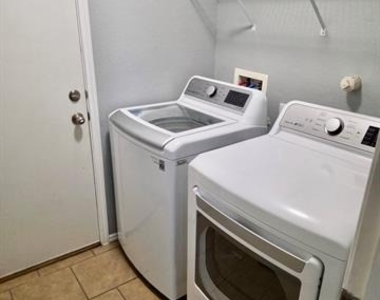 1217 Evergreen Street - Photo Thumbnail 9
