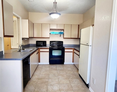 3500 E Park Boulevard - Photo Thumbnail 10