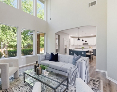 7000 Winthorp Drive - Photo Thumbnail 8
