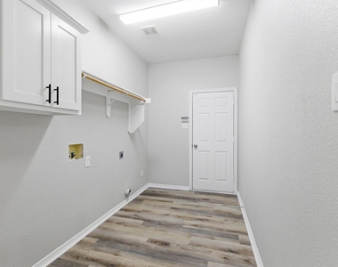 7000 Winthorp Drive - Photo Thumbnail 23