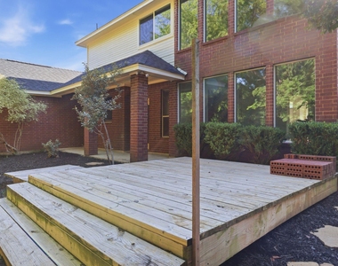 7000 Winthorp Drive - Photo Thumbnail 37