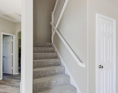 7000 Winthorp Drive - Photo Thumbnail 11